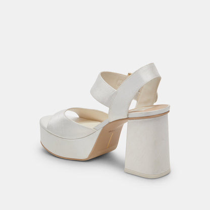 BOBBY PEARL HEELS WHITE PEARLS