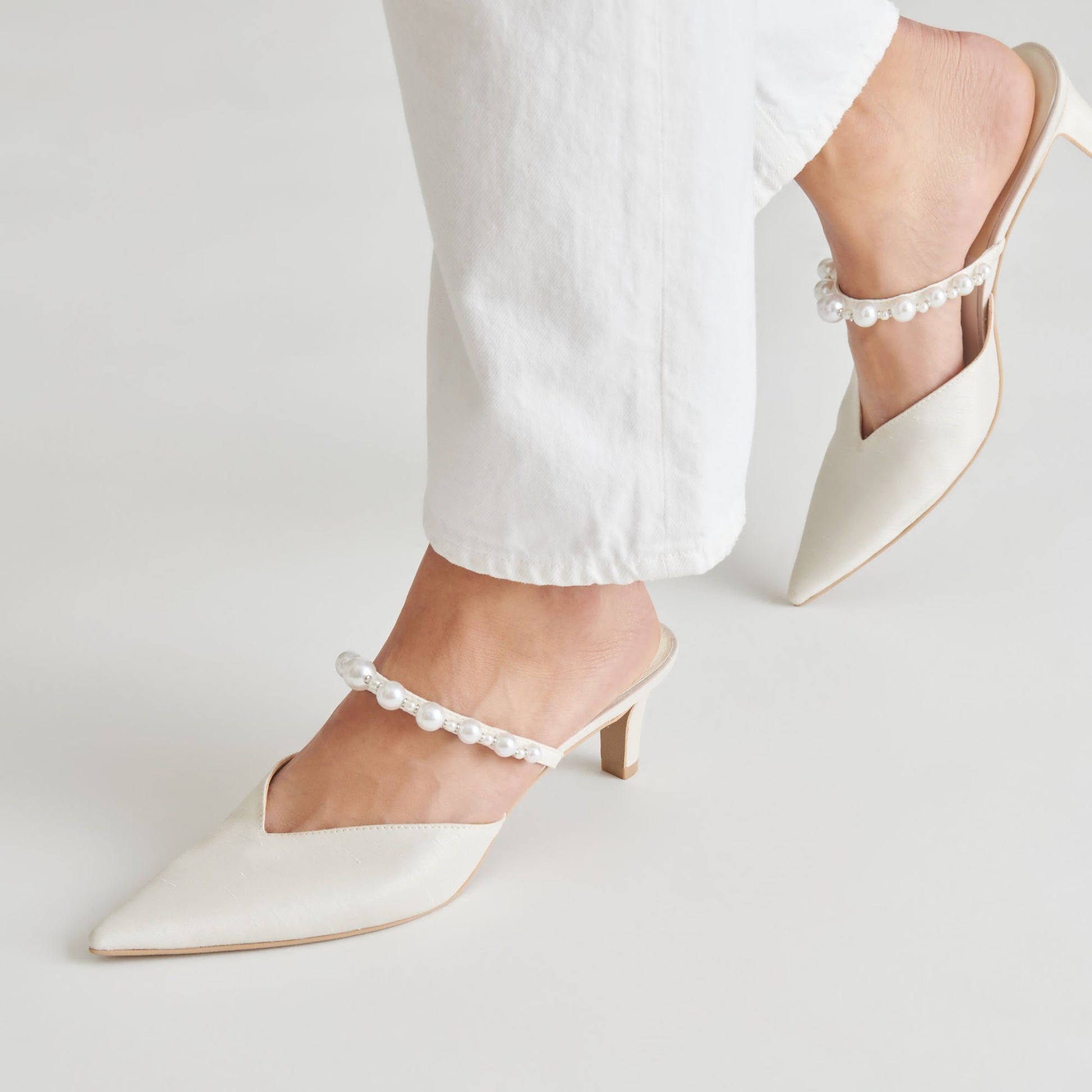 KANIKA PEARL MID HEELS VANILLA PEARLS