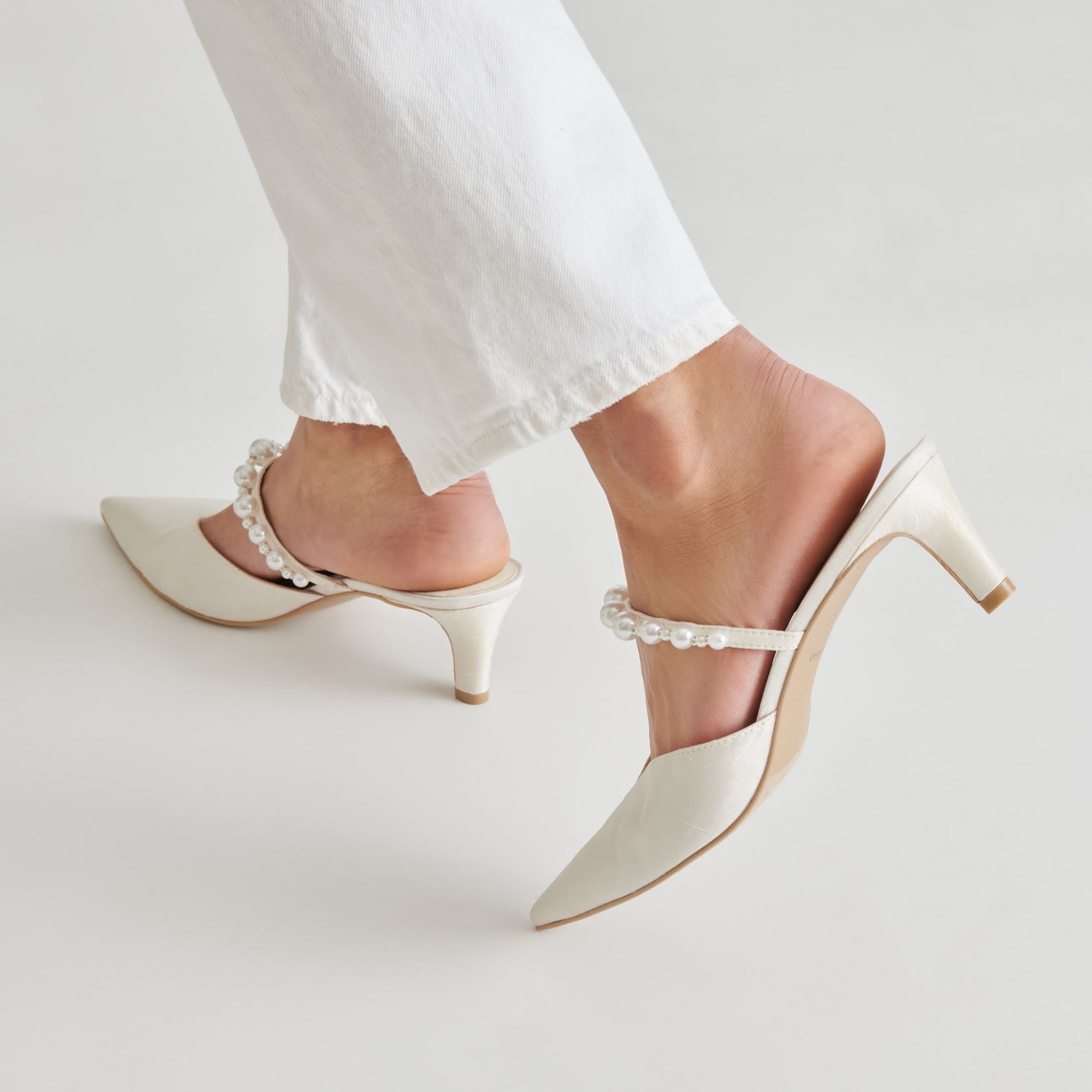 KANIKA PEARL MID HEELS VANILLA PEARLS