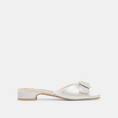 TRUE WHITE SATIN