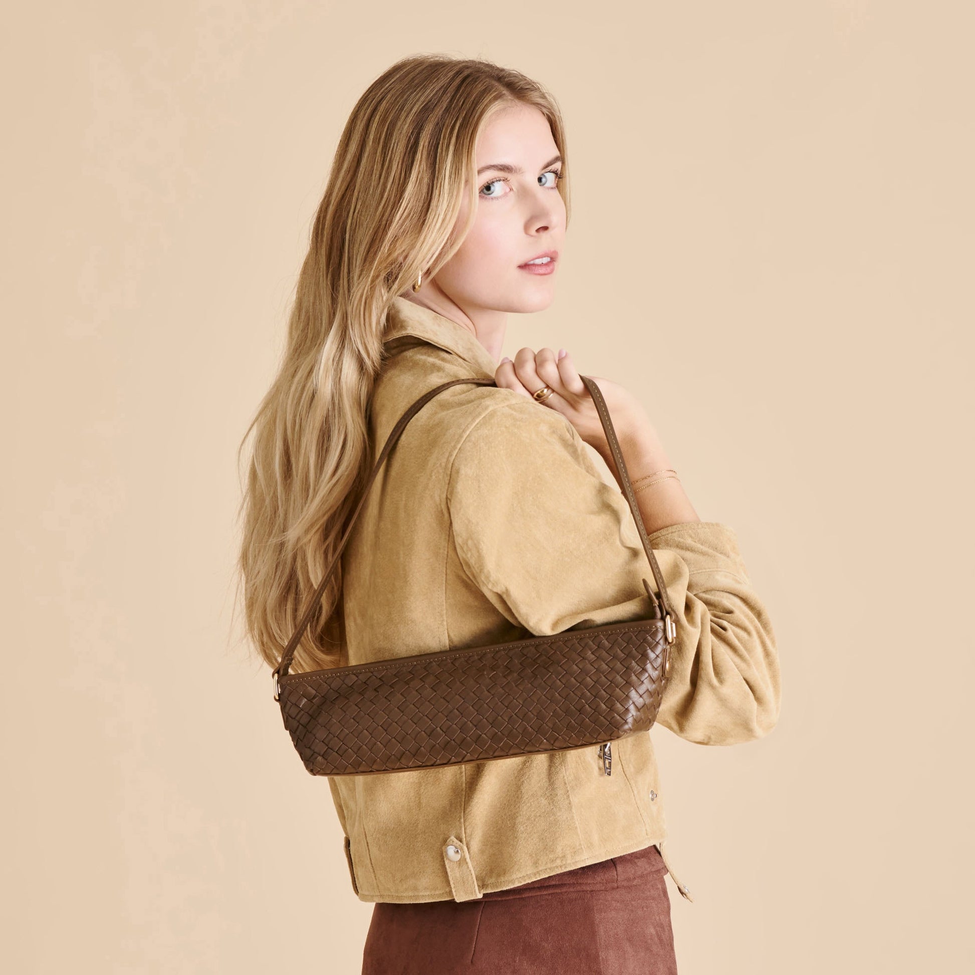 SAVAII WOVEN SHOULDER BAG BROWN WOVEN LEATHER