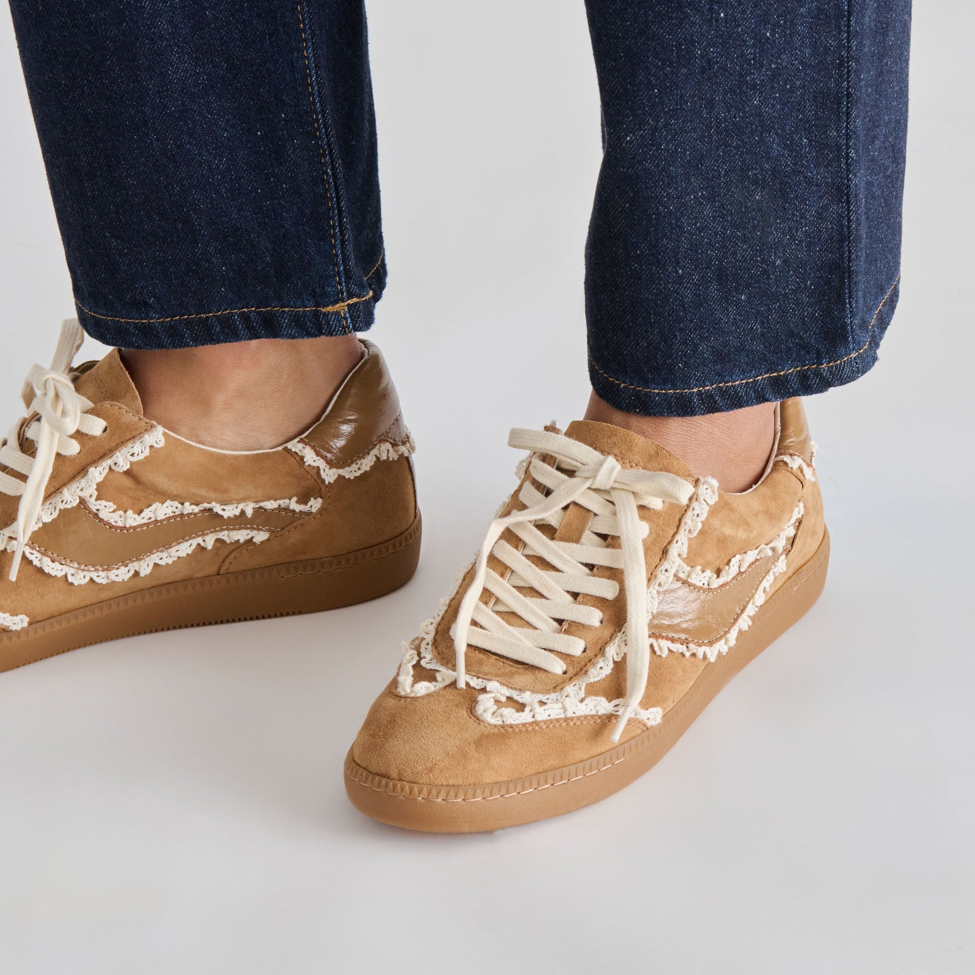 NOTICE LACE SNEAKERS LT BROWN SUEDE